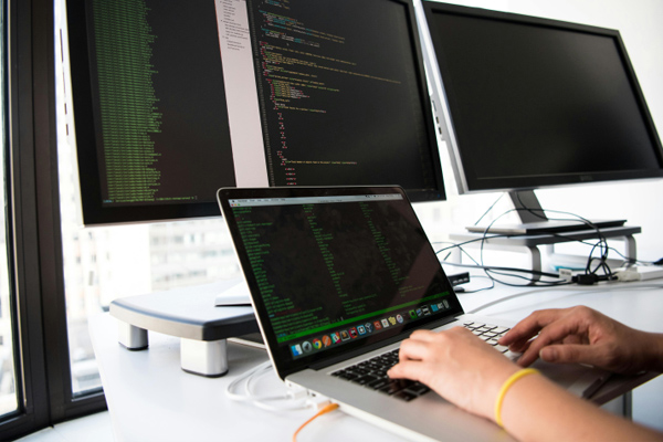 山西金永固申請(qǐng)用于人防工程的可調(diào)控通風(fēng)設(shè)備專(zhuān)利，實(shí)現(xiàn)自動(dòng)對(duì)附著灰塵的滑動(dòng)過(guò)濾網(wǎng)進(jìn)行清洗:過(guò)濾網(wǎng)
